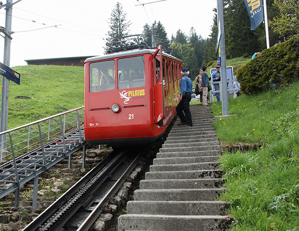 齒軌火車（登山火車-20%爬坡力）